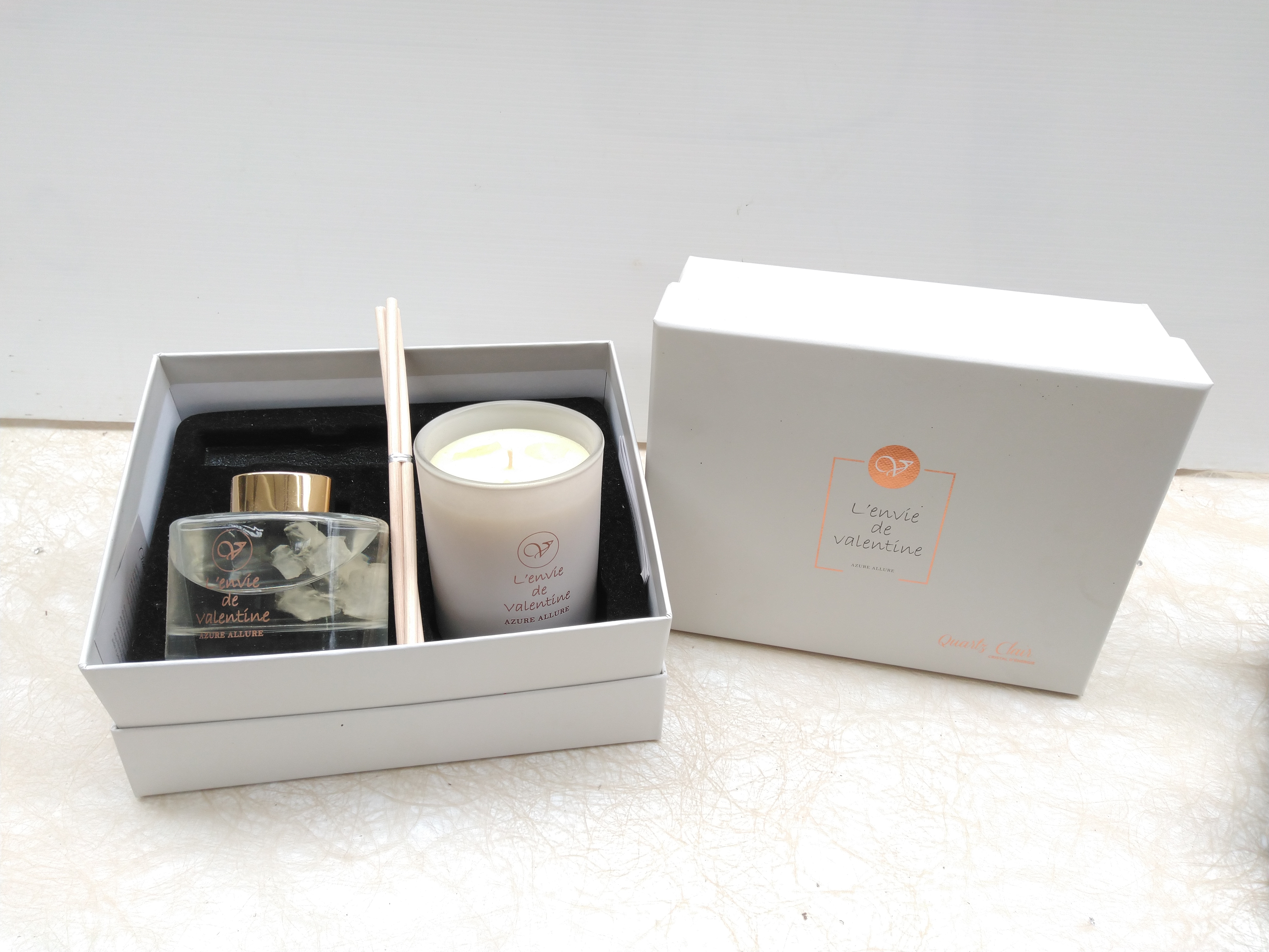 GIFTBOX KAARS 210GR+GEURSTOKJES 150ML AZURE ALLURE