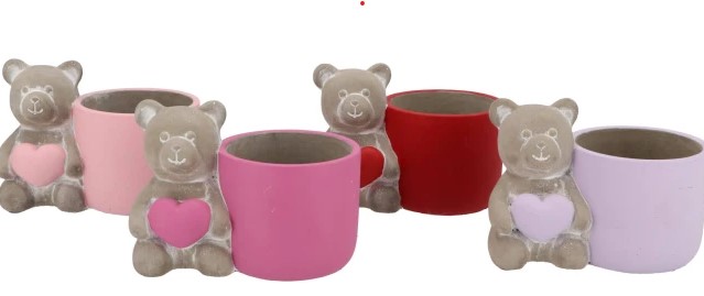 Beer met hart en plantpot