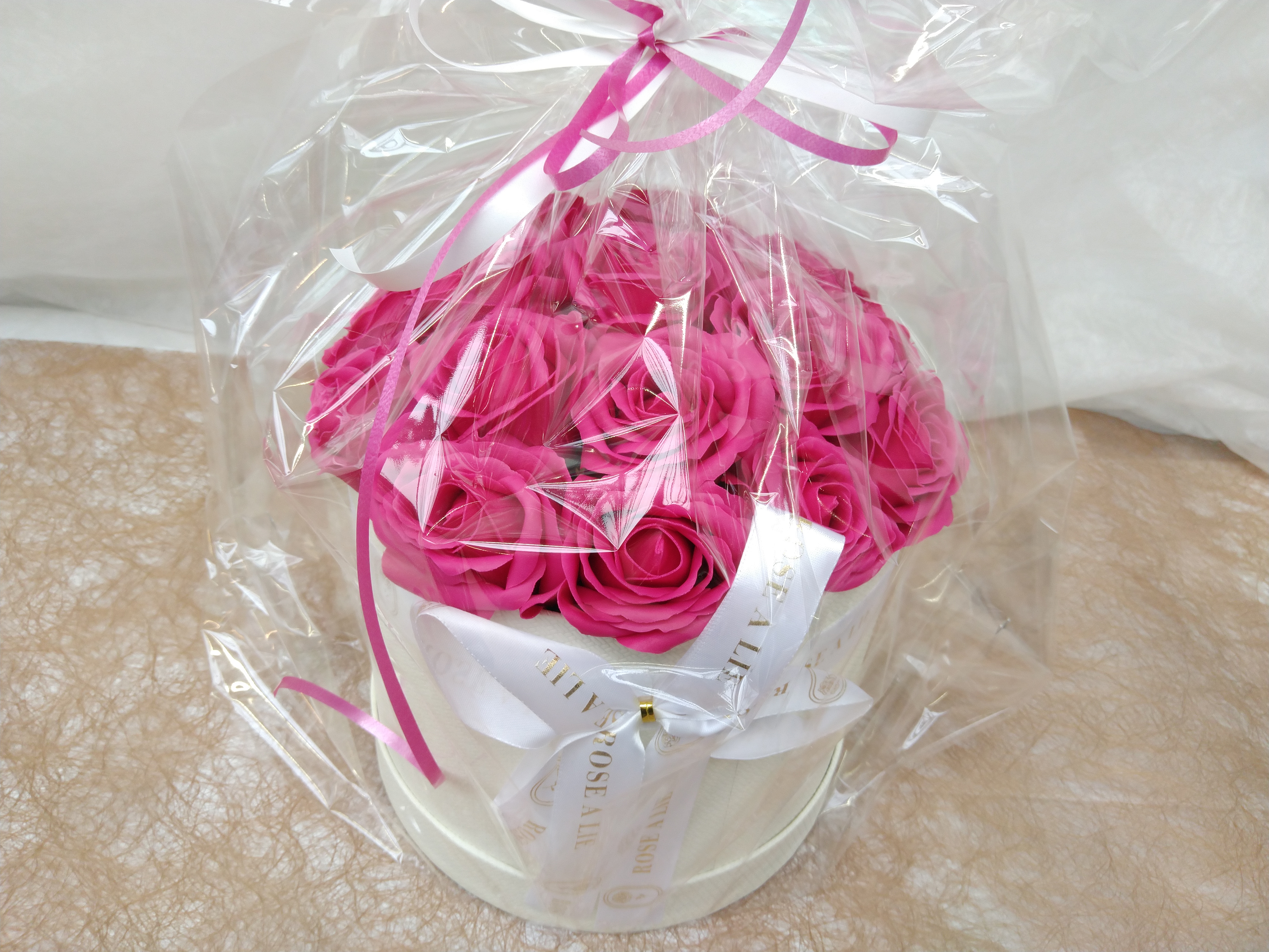 Bloemcadeaubox fushia medium 20*20*16.5cm
