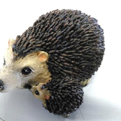 HEDGEHOG POLY WITH CHILD ASS PER 1 10X7X8CM