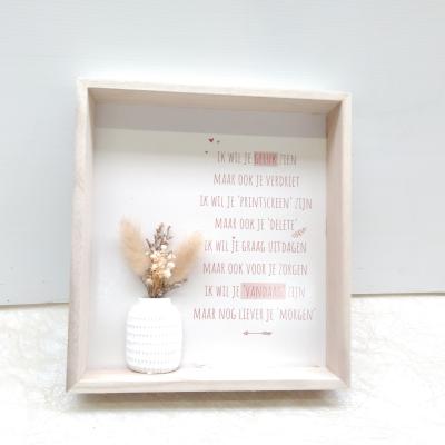 TEKSTBORD+GEDROOGDE BLOEMEN 24X22X4CM